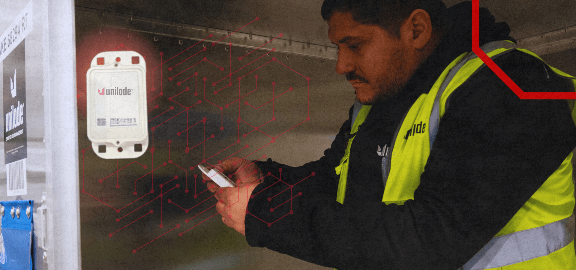 Unilode technician scanning a digital tag fitted to a ULD